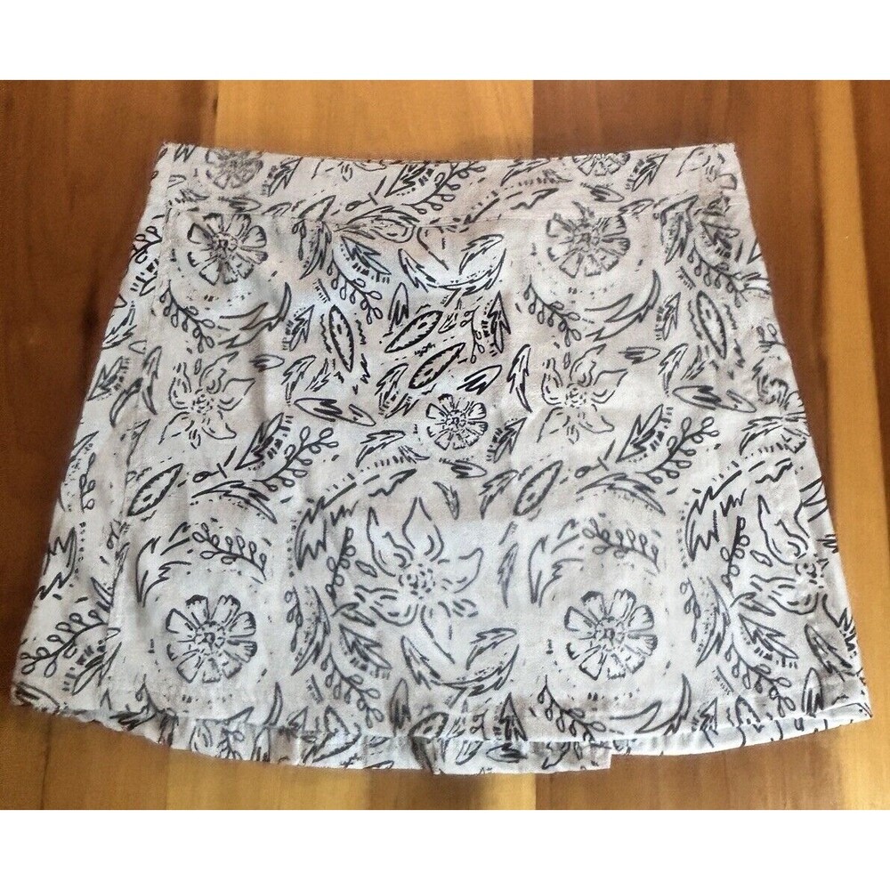 Rip Skirt. 33-36 Inch Waist. Tropical. Knee Length. Beige.